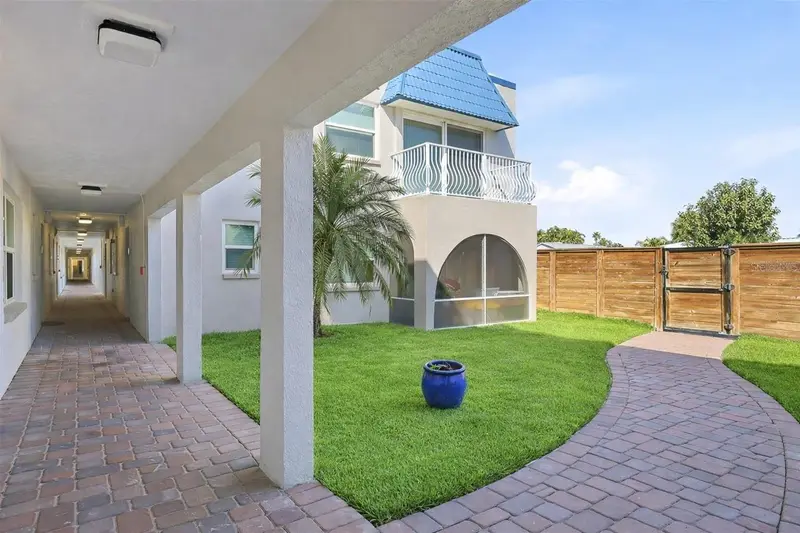 17035 Gulf Blvd #113, FL