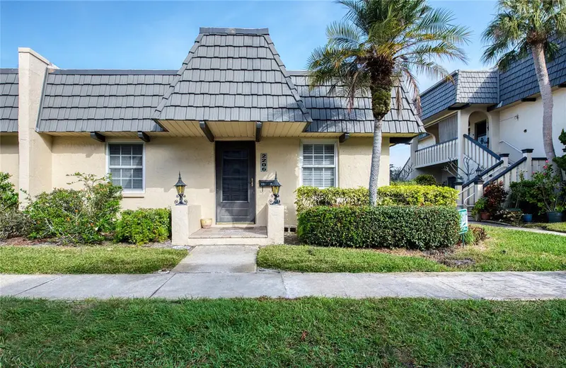 2206 Cordova Grn, FL