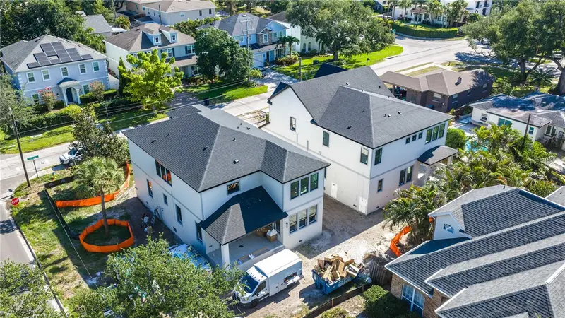 4020 W Cleveland, FL