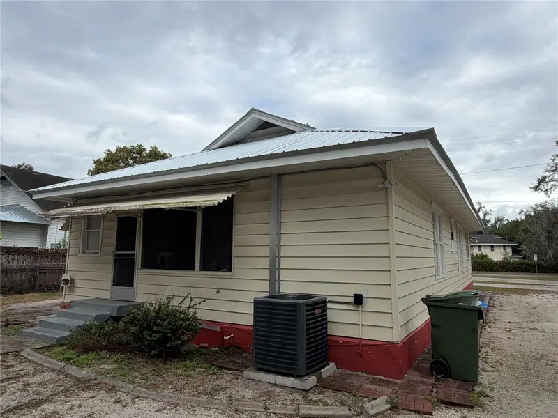 514 Avenue C Ne, FL