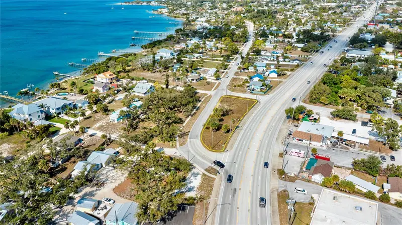 800 S Mccall Rd, FL