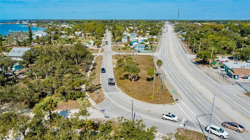 800 S Mccall Rd, FL