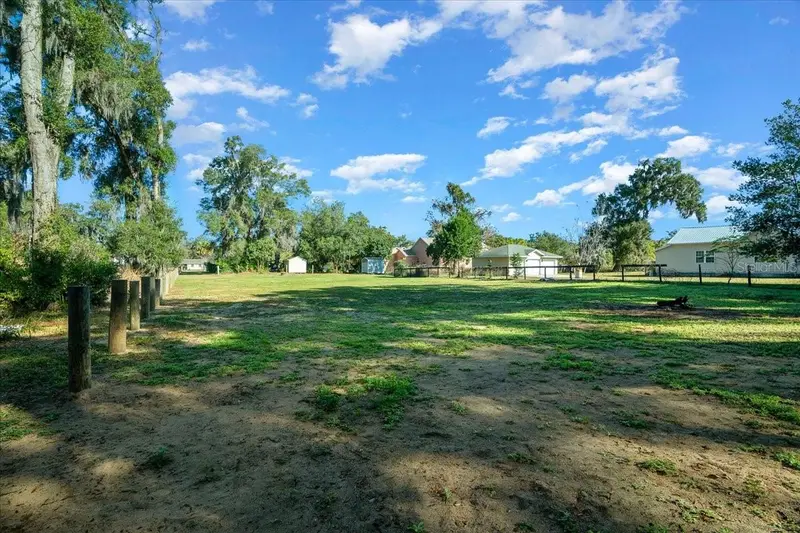 2026 Ne 97th St. Rd., FL