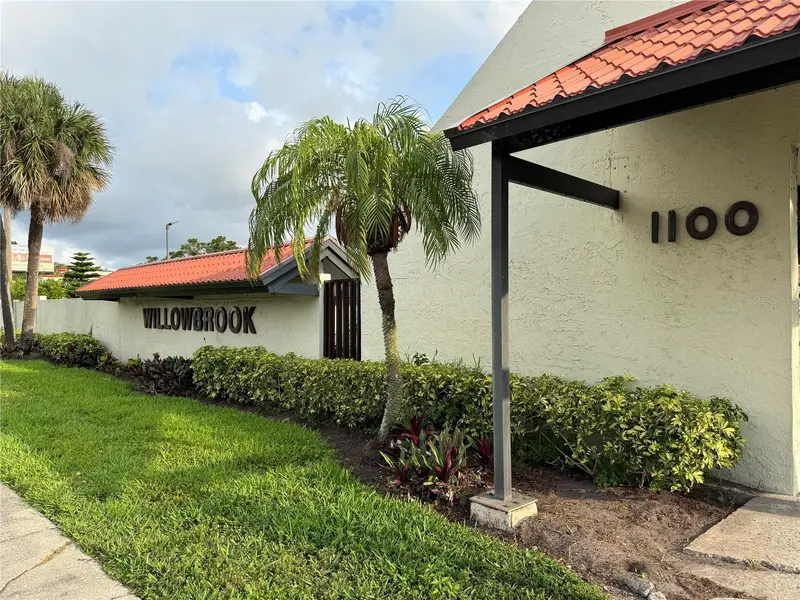 1100 E Bay Dr #35, FL