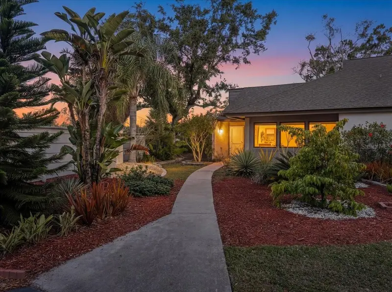 3205 Golden Eagle Ln, FL