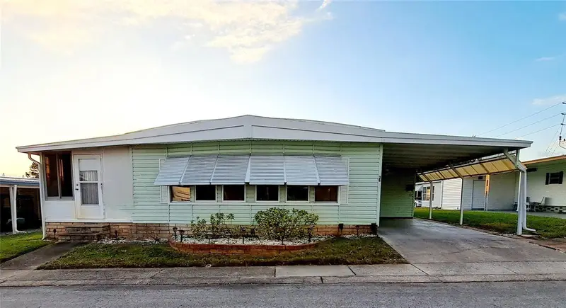 36 Maple Leaf Ct, FL