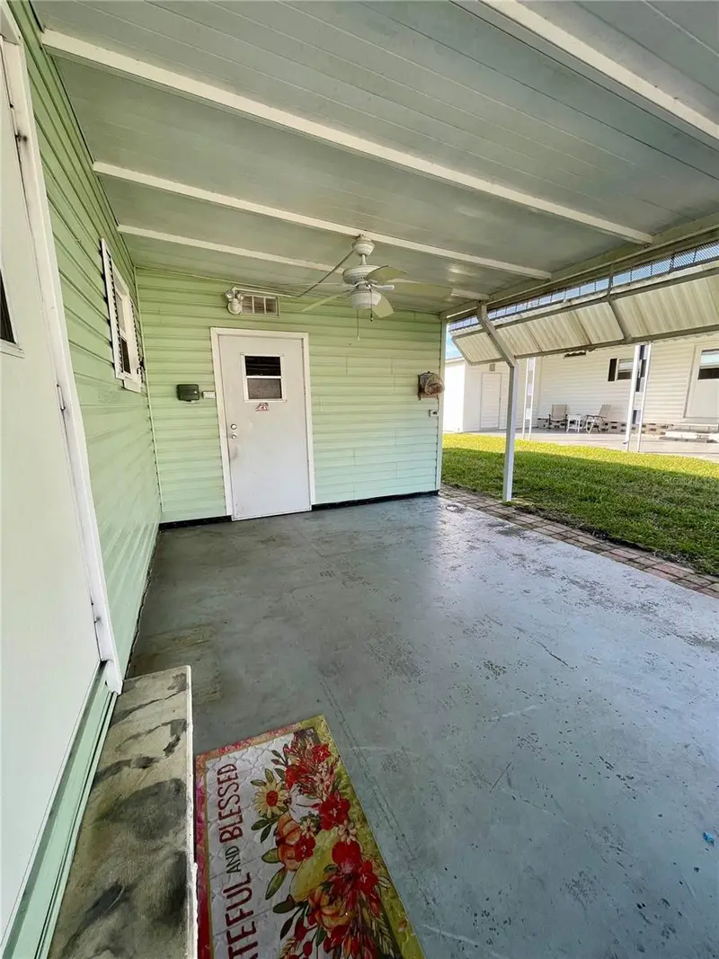 36 Maple Leaf Ct, FL