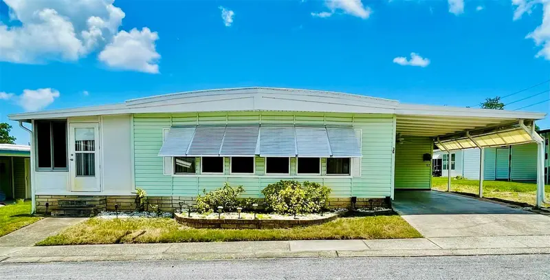 36 Maple Leaf Ct, FL