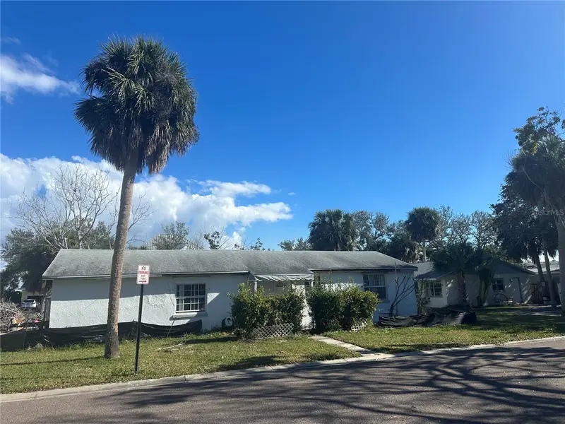 1811 2nd St, FL