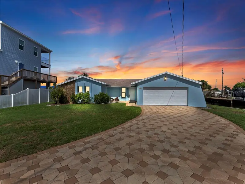 13437 Lisa Dr, FL