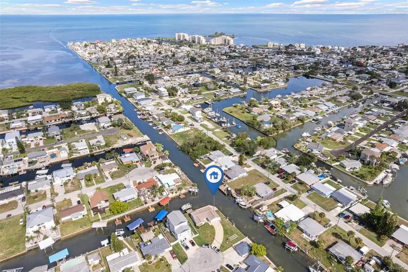 13437 Lisa Dr, FL