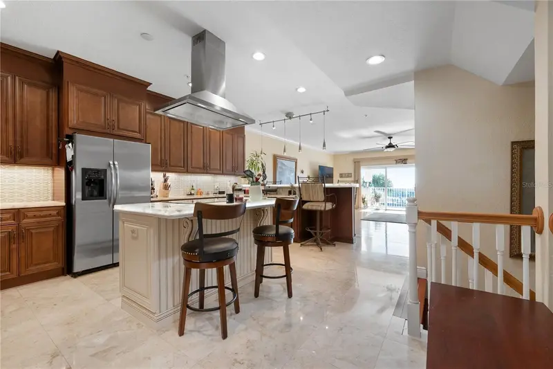 9923 Manatee Ave W, FL