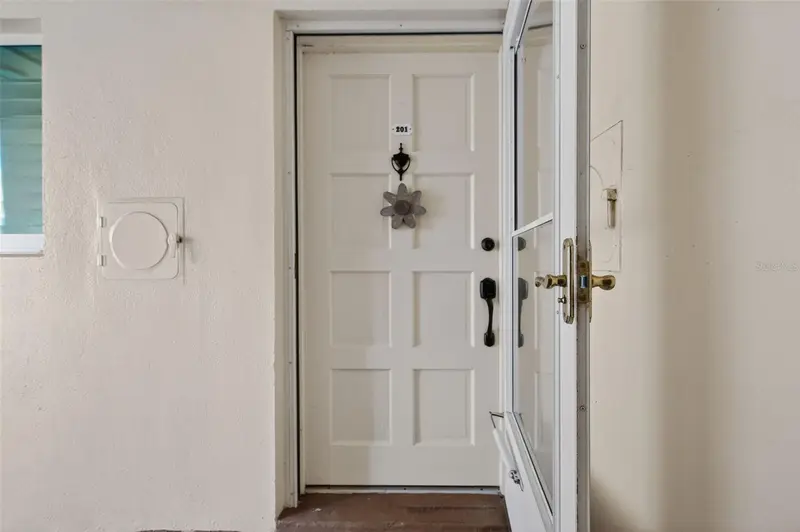1200 N Shore Dr Ne #201 Furnished, FL