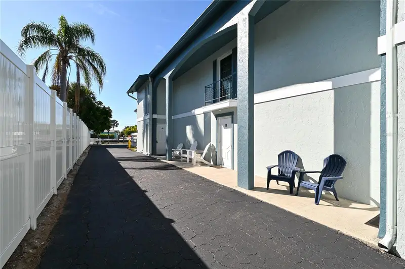 10125 Manatee Avenue, FL