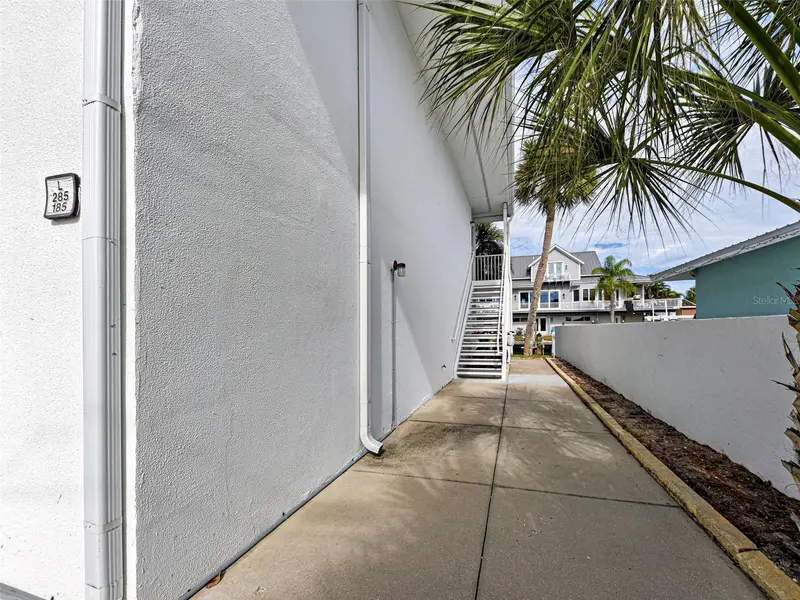 902 Gibbs Rd #285, FL