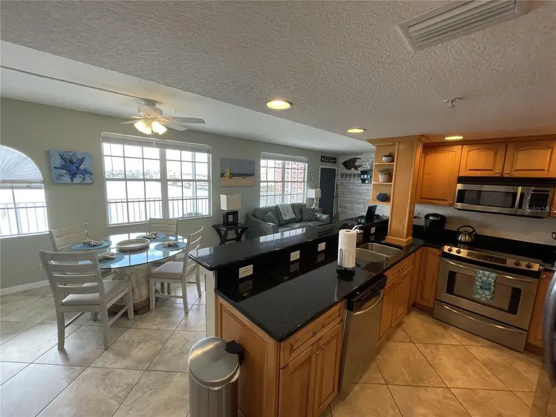 445 Hamden Dr #505, FL