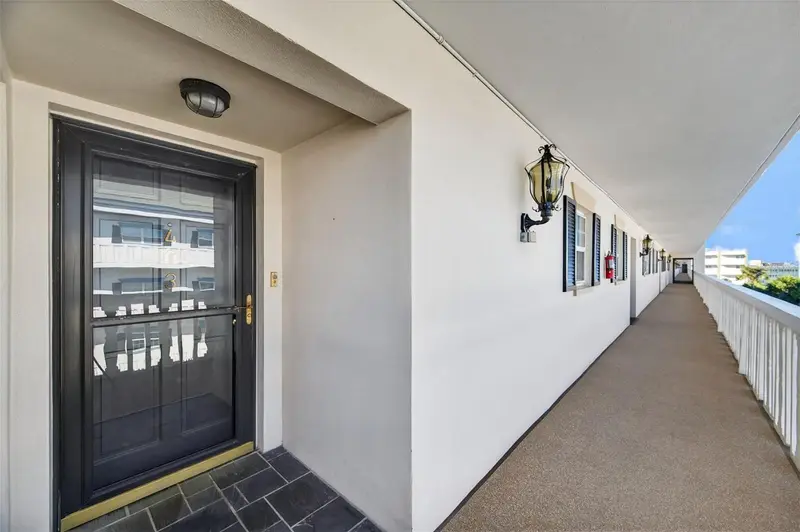 131 Bluff View Dr #403, FL