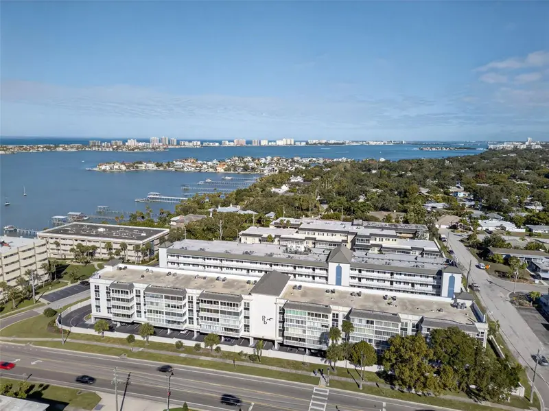 131 Bluff View Dr #403, FL
