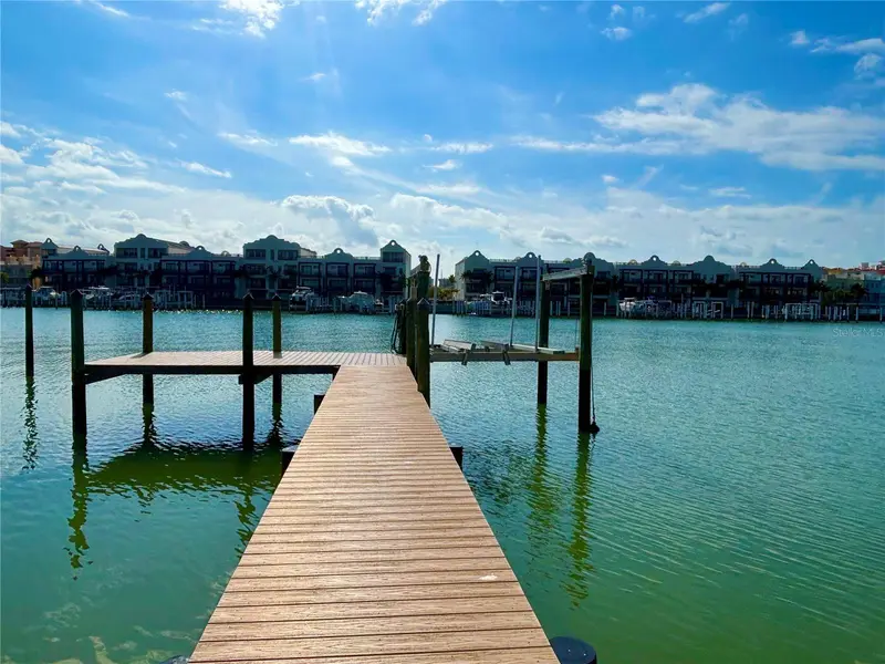 173 Devon Dr, FL