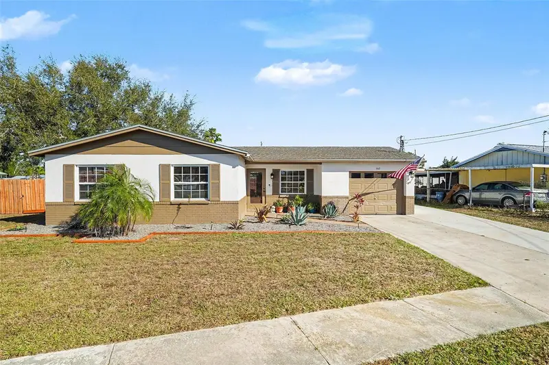 557 Flame Tree Dr, FL