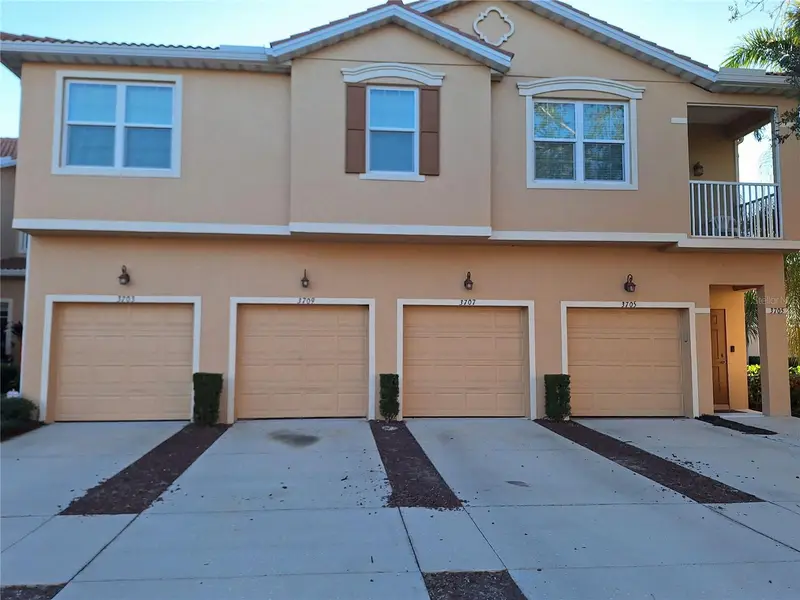 3709 Parkridge Cir #7-204, FL