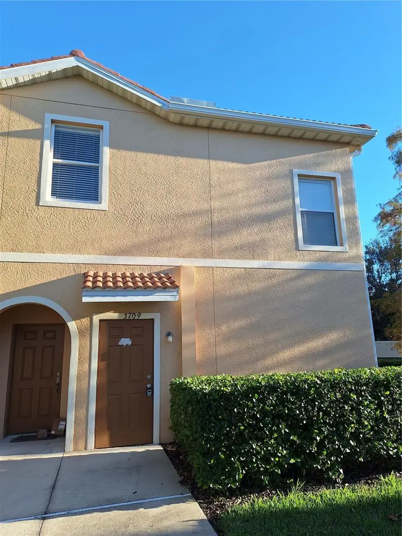 3709 Parkridge Cir #7-204, FL