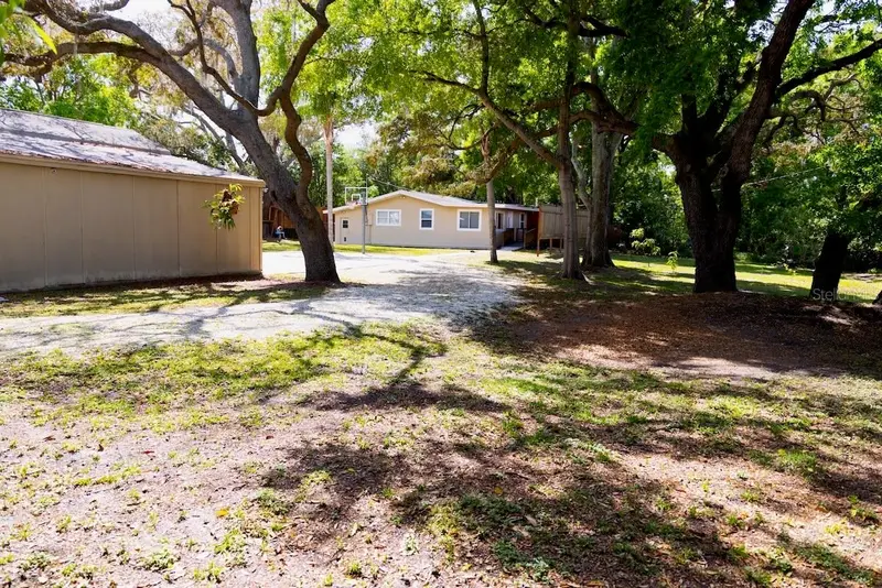 544 Farnum Dr, FL
