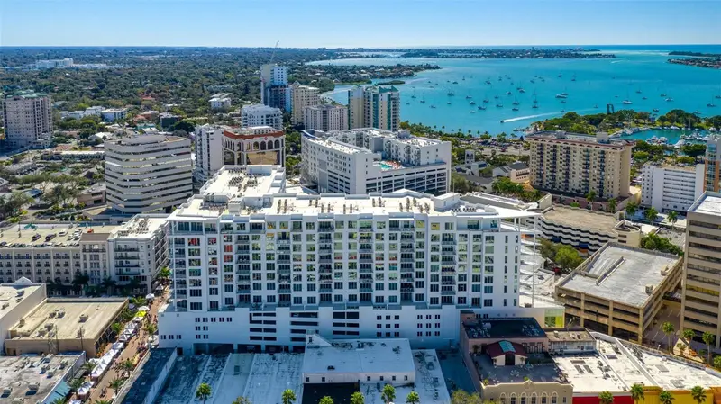 111 S Pineapple Ave #719, FL