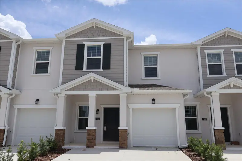2452 Skyline Loop, FL