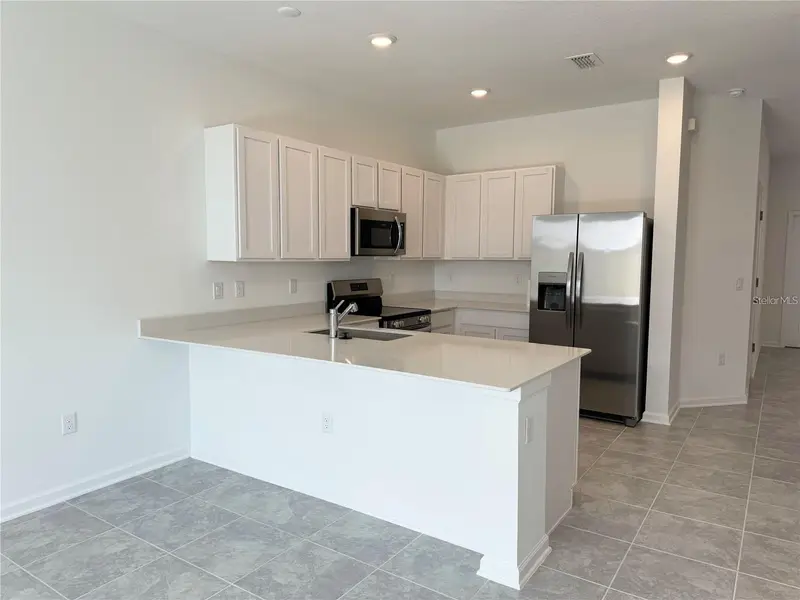 2452 Skyline Loop, FL
