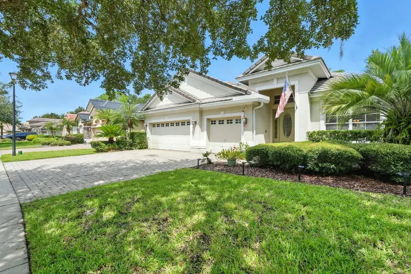 836 Wood Briar Loop, FL