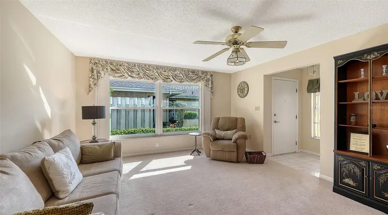 4207 Bowling Green Cir #35, FL
