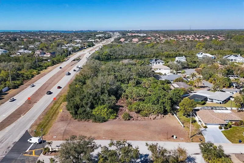 2099 S Tamiami Trl N, FL