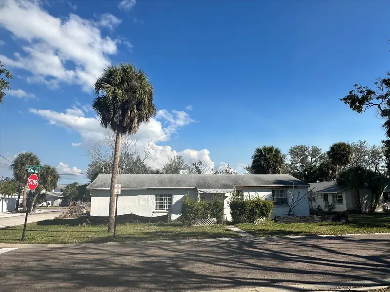 1811 2nd St, FL