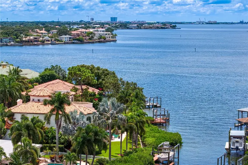 25 W Spanish Main St, FL