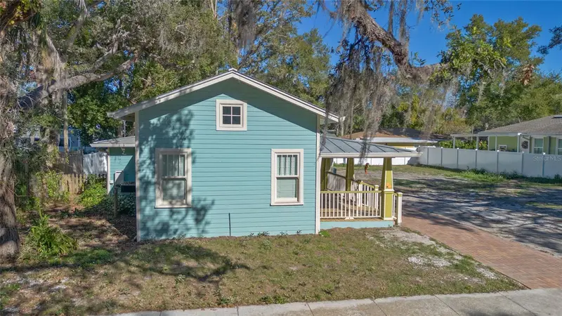448 Locklie St, FL