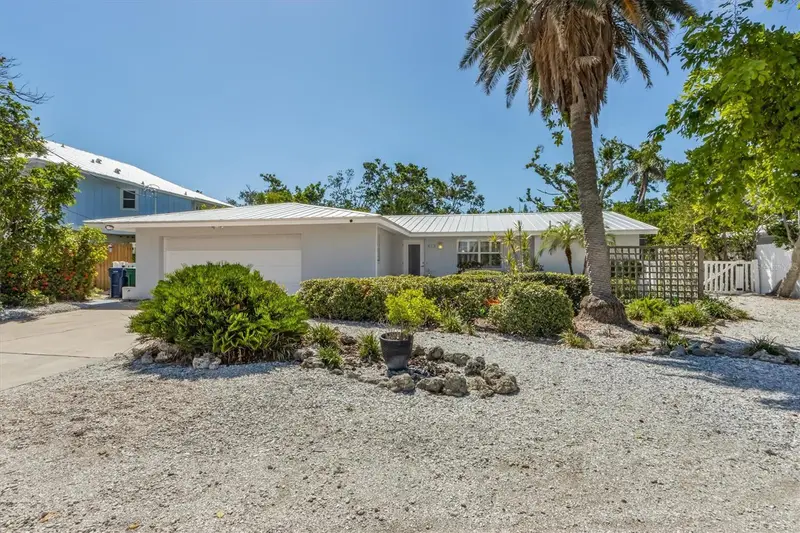 413 Poinsettia Rd, FL