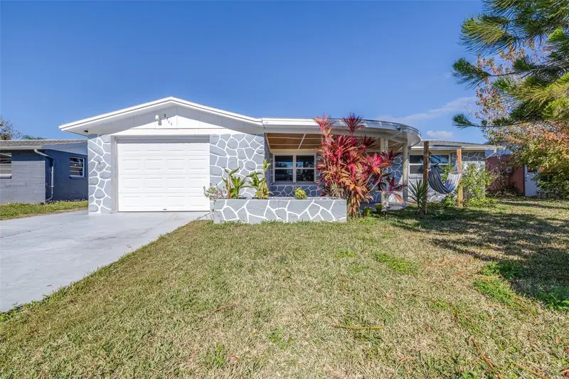 3711 Elmwood Dr, FL