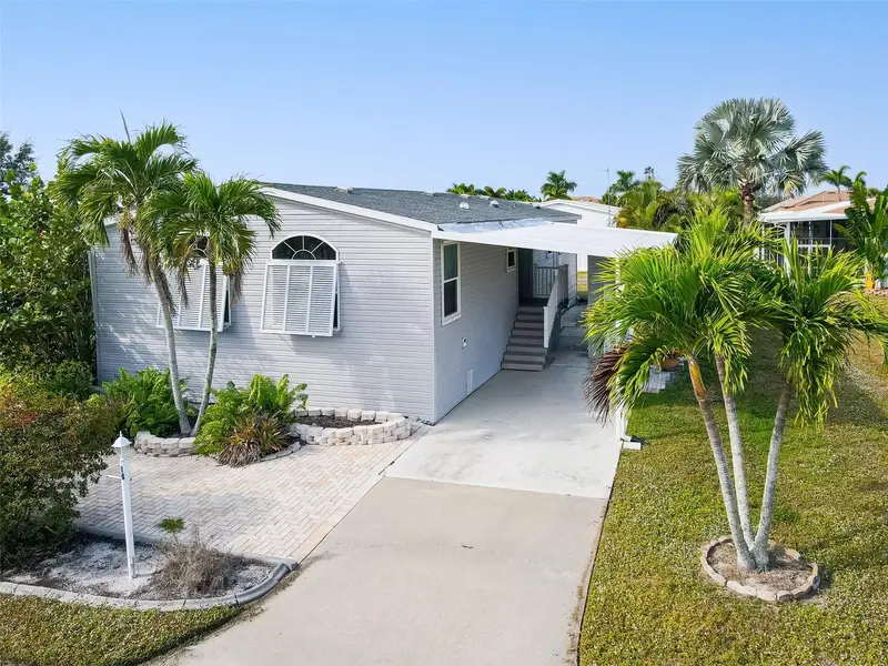 14 Freeman Ave, FL
