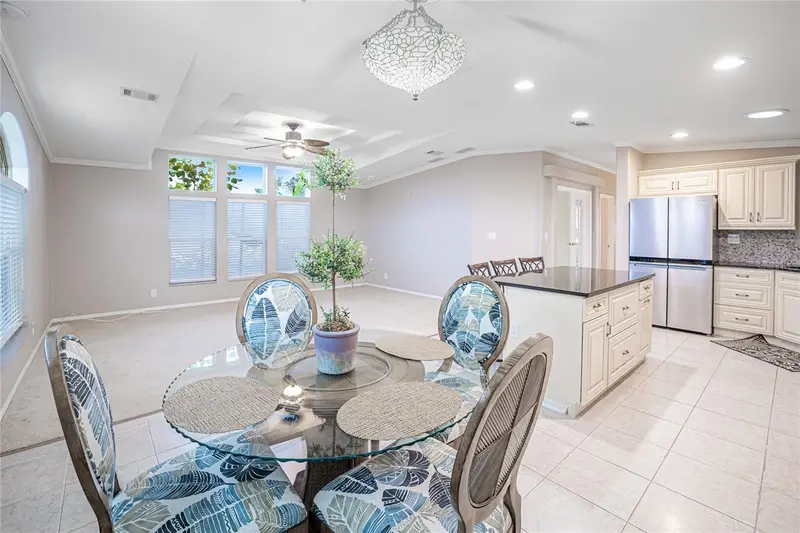 14 Freeman Ave, FL