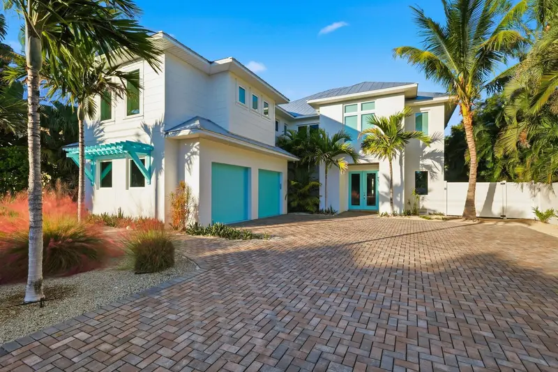 50 N Shore Dr, FL