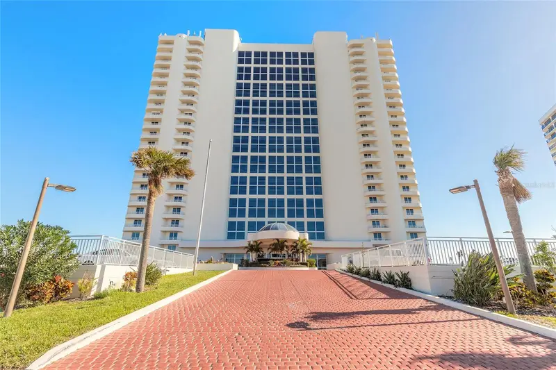 2545 S Atlantic Ave #Ph4, FL