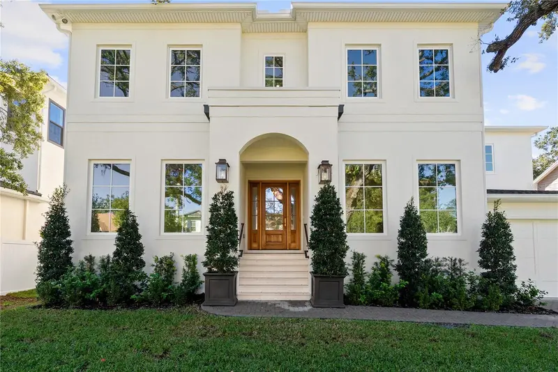 4614 Tennyson, FL