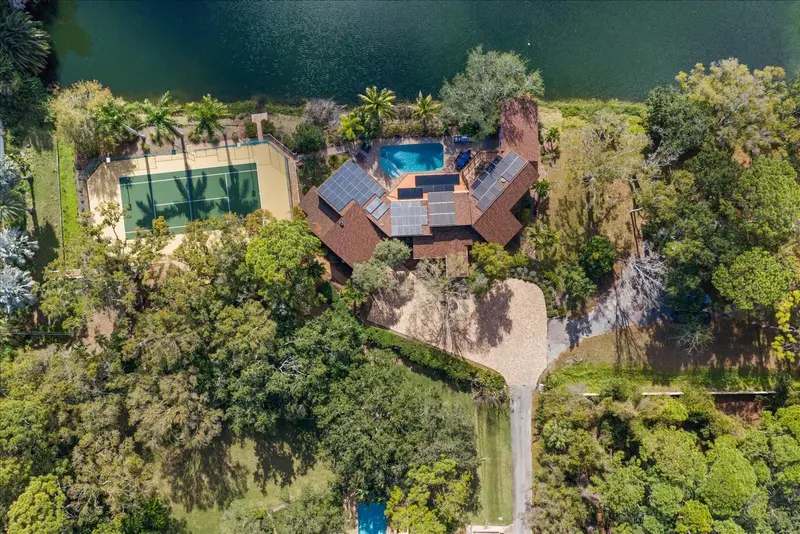 2402 Pine Hammock, FL
