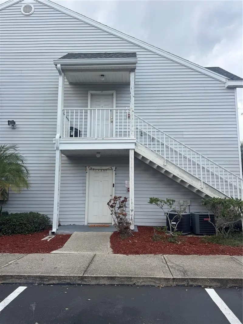1218 Bermuda Lakes Ln #201, FL