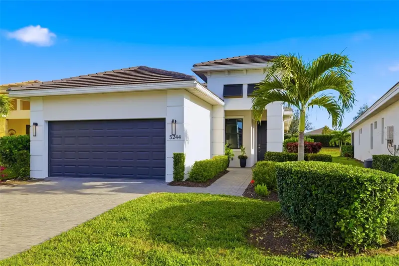 5244 Barnett Cir, FL