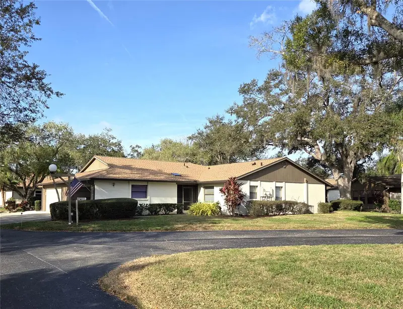 4735 Oak Hill Dr #8, FL