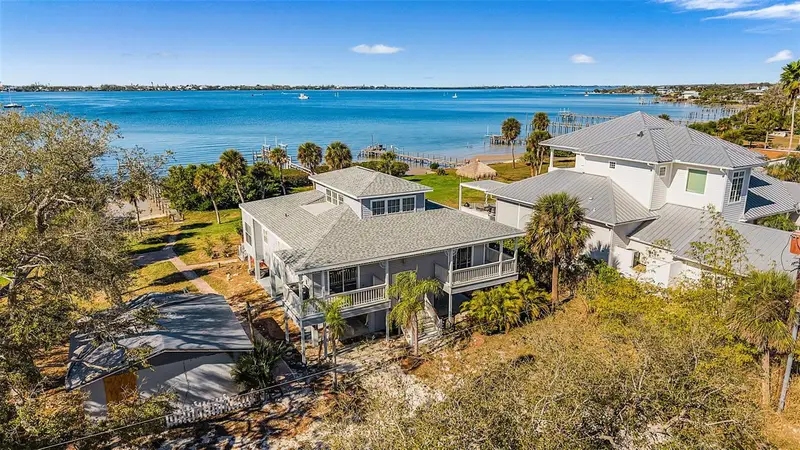 780 S Mccall Rd, FL