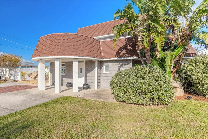 2900 S Peninsula Dr, FL