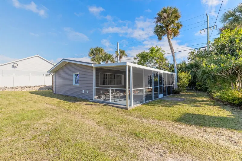 2900 S Peninsula Dr, FL